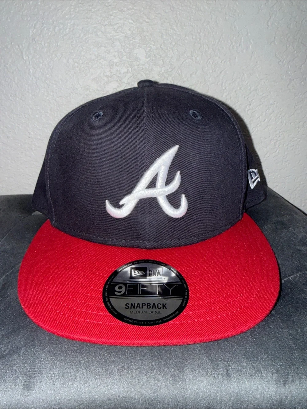 New Era Atlanta Braves Two-Tone Snapback Cap - Navy & Red